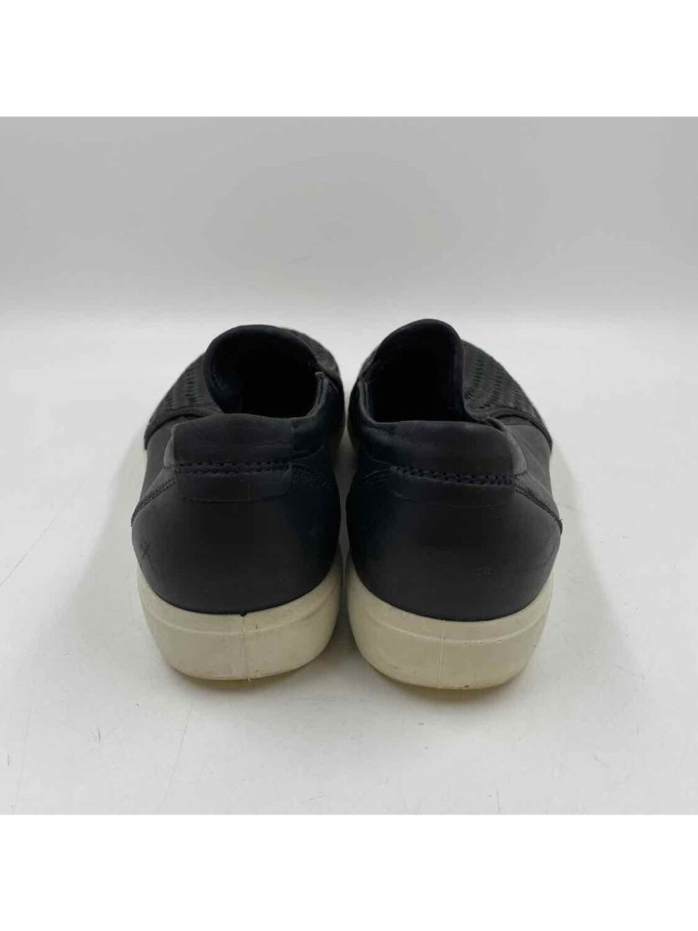 Ecco Women's Shoe Size 8 Black Woven Casual Shoes - Picture 3 of 4